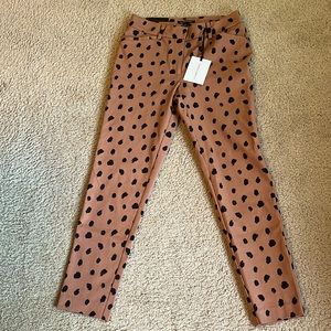 NWT adorable camel-colored cropped pants